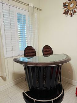 Bar table with chairs !!