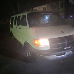 Dodge Ram Van 1500 El Kaptain XXL