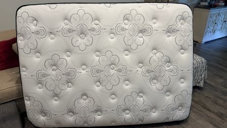Full size mattress