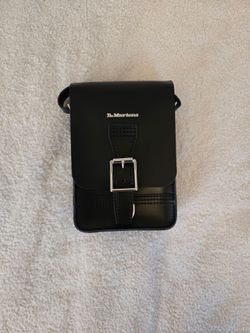 Dr Martens Vertical Crossbody Bag