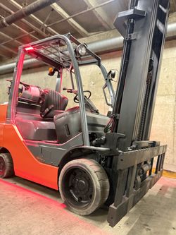 HEAVY TOYOTA 8FGCU30 forklift 6600 lb,3 stage, side shift for sale LOW HOURS