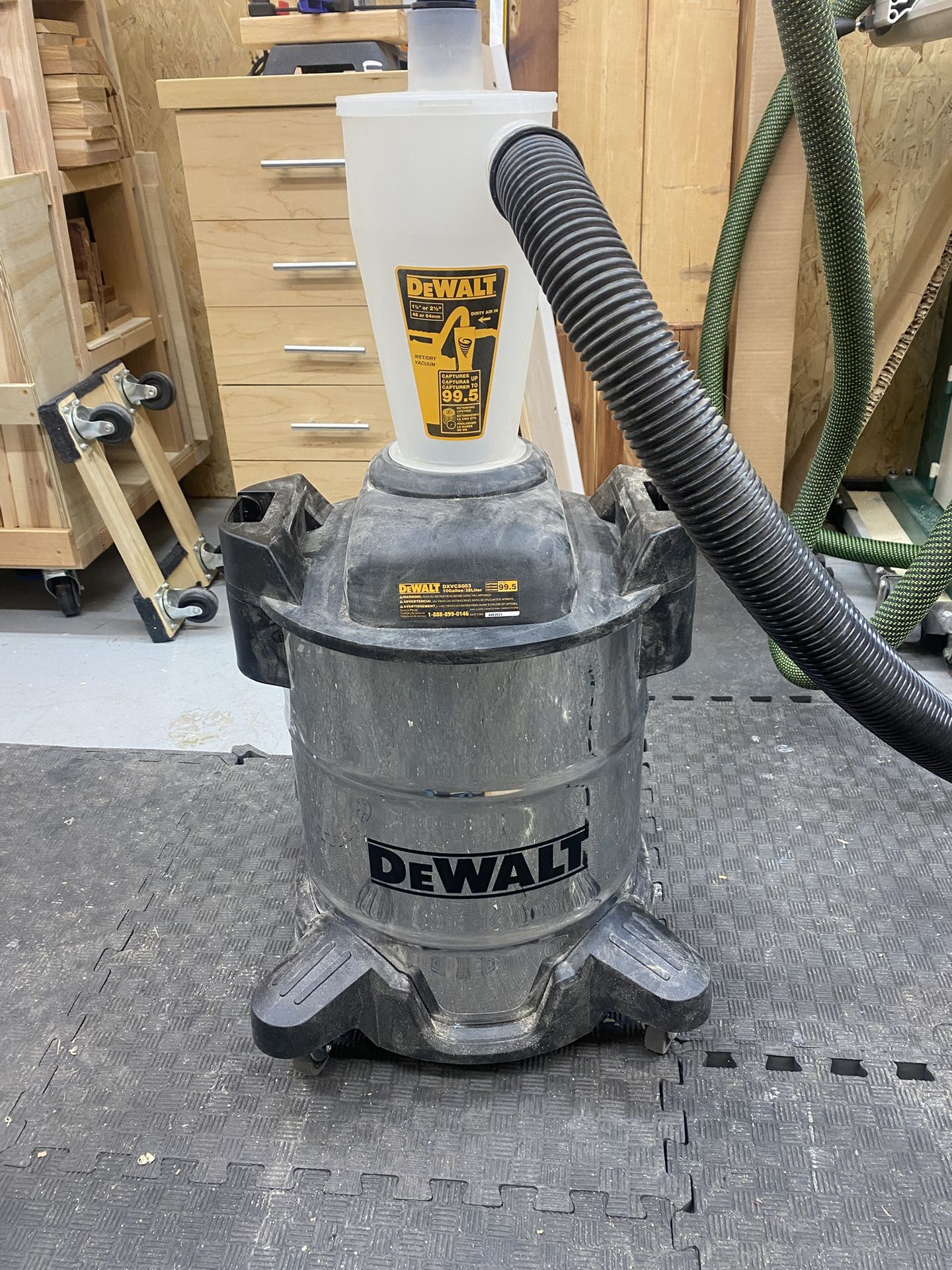 DEWALT Dust Separator with 10 Gallon Stainless Steel Tank