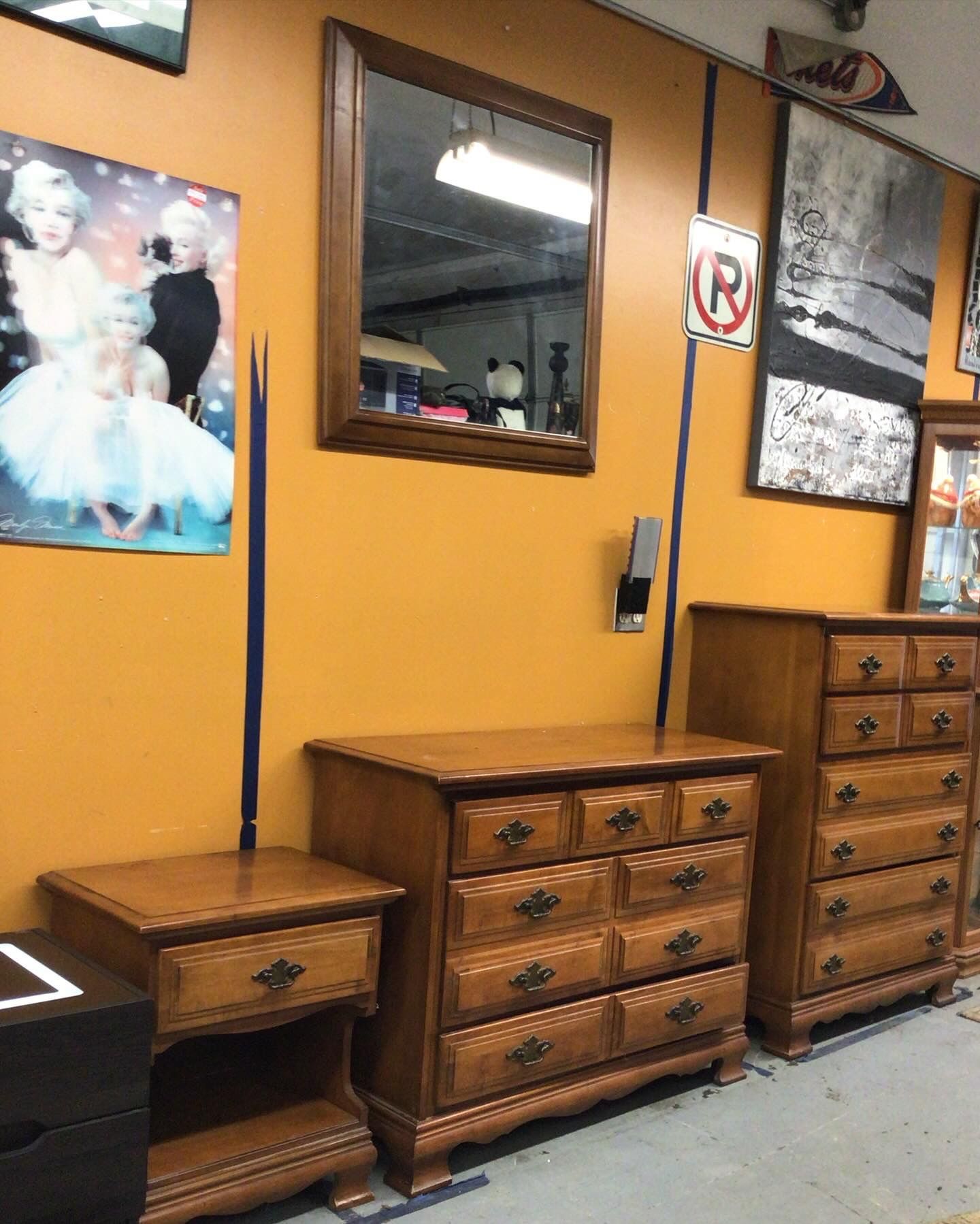 4 Piece Bedroom Set By Flanders Furniture For Sale
