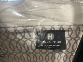 Hotel colletion ultra Firm King size brand new