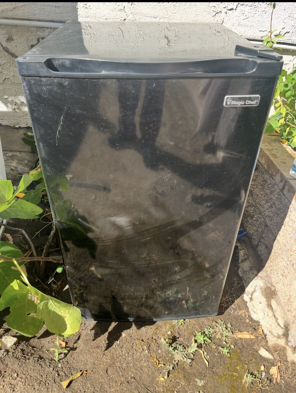 Mini fridge