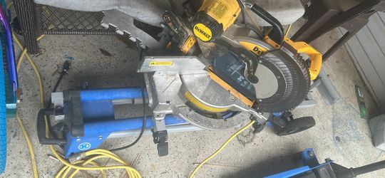 12” compound mitre saw with rolling stand