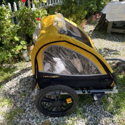 Pet Carrier Trailer For Bicycle In Good Condition 