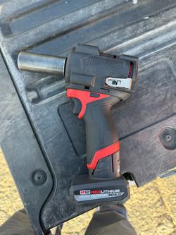 Milwaukee 1/2 Stubby with 5.0 battery