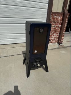 Pitt Boss Vertical Electric Smoker pbv3a1 6509 watt WORKS GREAT used only few times needs cleaning inside.  the outside is an excellent clean conditio