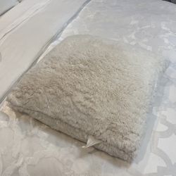 Z Gallery Two Decorative Fur Pillows Ans Throw