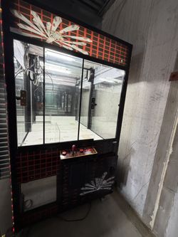 Claw Machine Arcade Game Works good $400