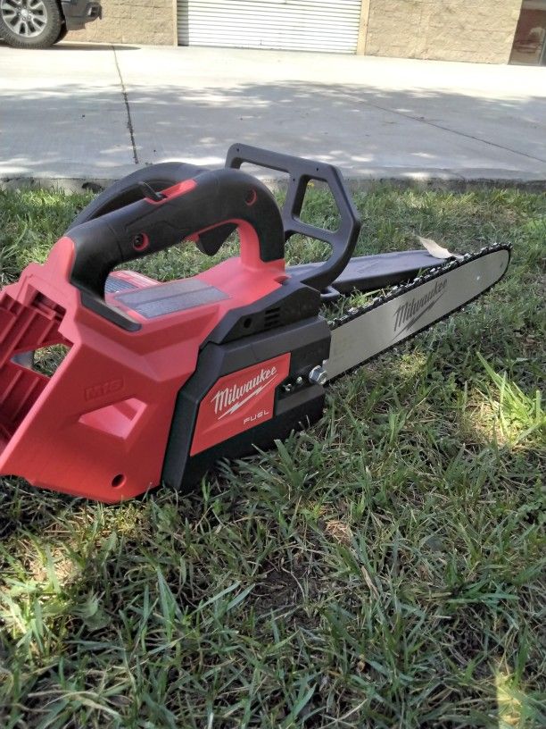 Milwaukee FUEL 14 in. 18V Lithium-Ion Brushless Cordless Battery Top Handle Chainsaw (Tool Only)