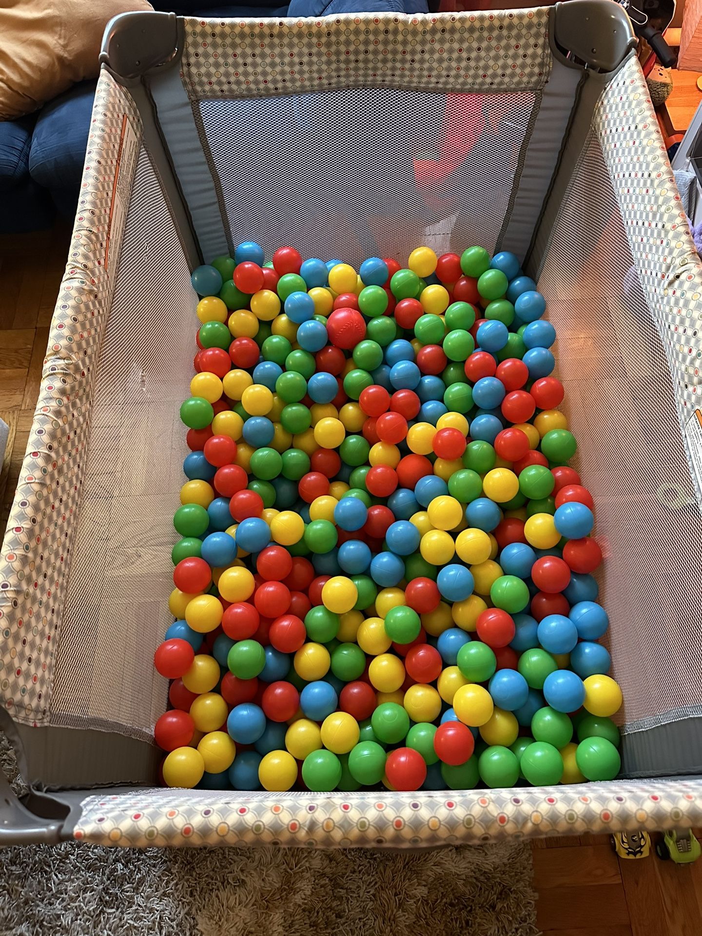 Playpen & 3 Sets Of Balls For Ball Pit