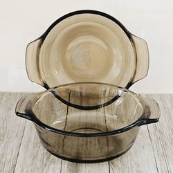 Set of 2 Lovenware 12 oz Brown Glass Round Casserole Dishes with Side Handles. 355ml.

Pre-owned in excellent clean condition.  No chips or cracks.

M