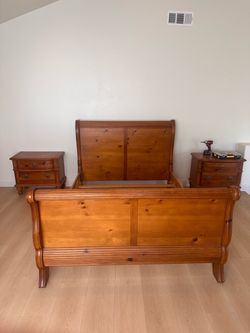 Solid wood queen bedroom set with frame, nightstands, dresser