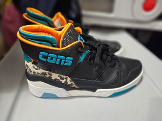 Converse mens 9.5 sneakers