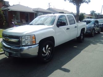 Chevrolet Silverado Crew Cab Pickup Truck