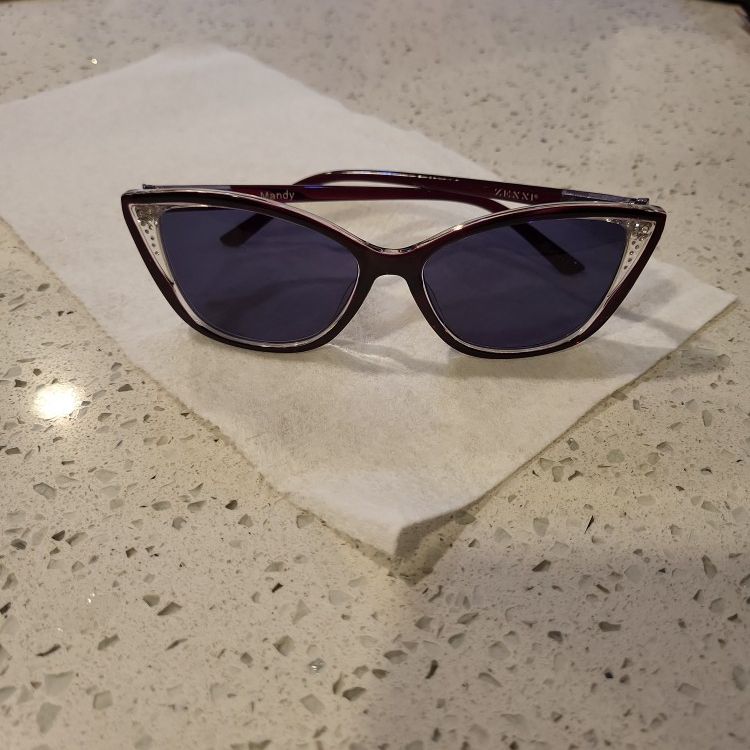 Louis Vuitton Sunglasses for Sale in Whittier, CA - OfferUp