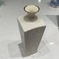Lenox Ivory Porcelain Embossed Flower 7” Tall Bud Vase 24 K Gold