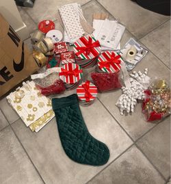 EVERYTHING Christmas gift wrapping essentials