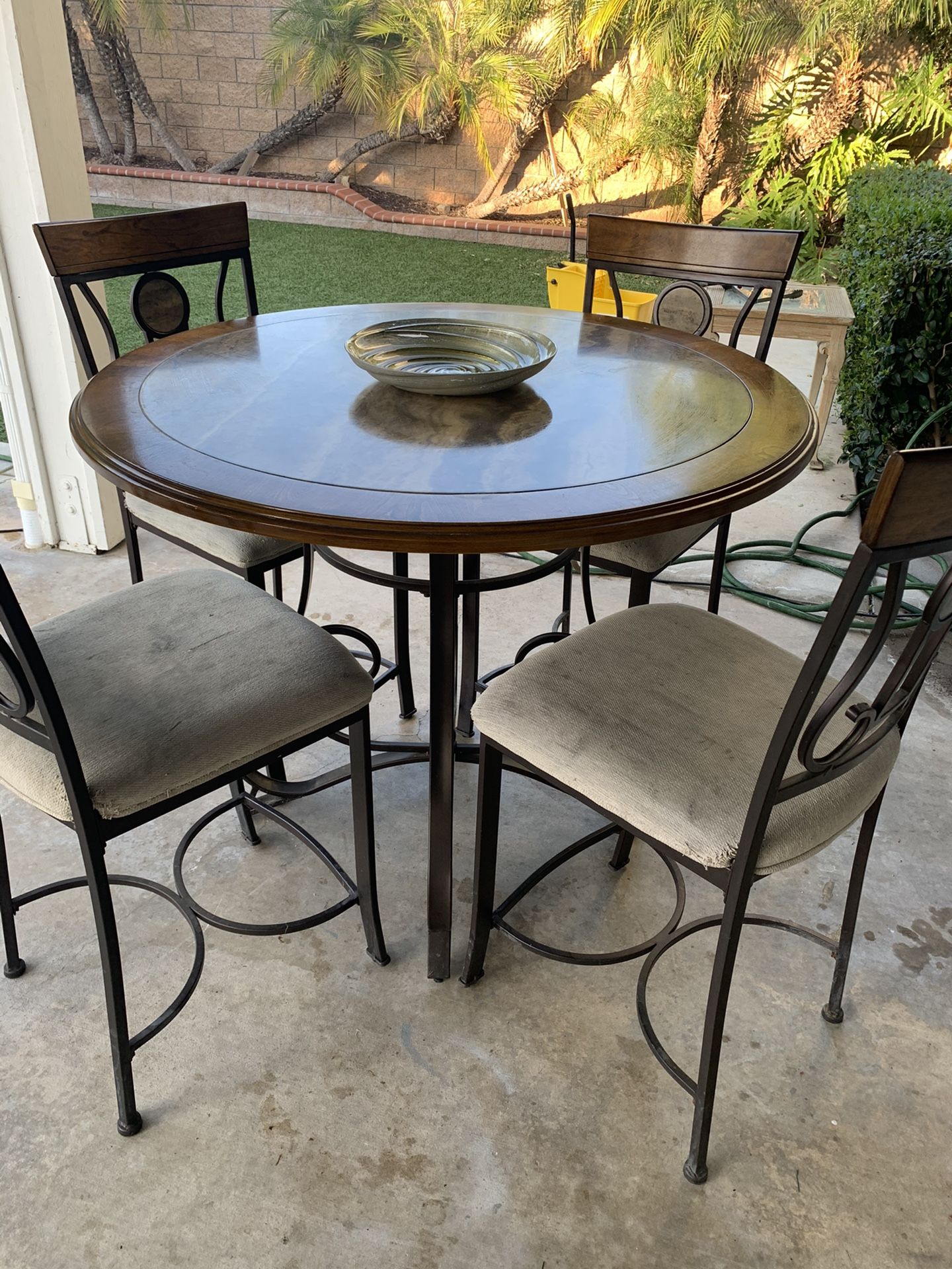 FREE!! Table & Chairs