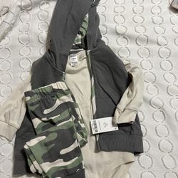 Carters Brand New Size 18 Months Outfit 