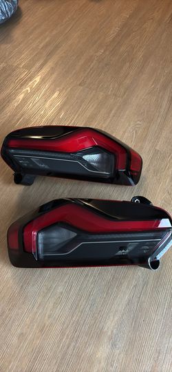 BMW 2 Series Taillight Set or single (M2 G87 2023) in great condition, without any damage
