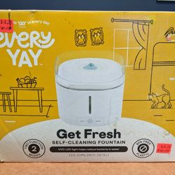 Cat Drinking Water Fountain - Self Cleaning - 12.5 Cups - New