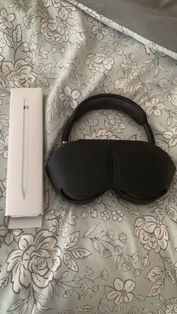 AirPod pro maxes and Apple Pencil