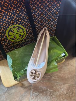 Tory bush size 8 new box