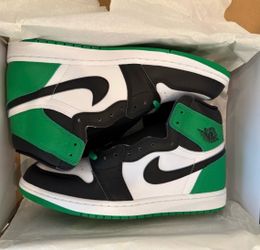 Nike Dunk High “Lucky Green”