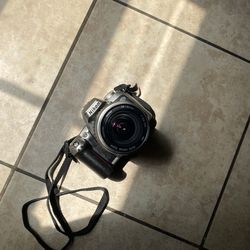 Nikon n75