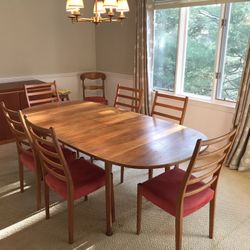 Gorgeous Teak Dining Room Set & Buffet W/7 Chairs 