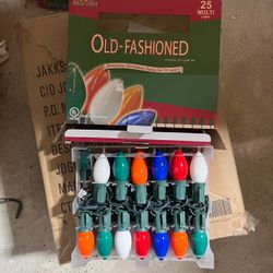 New Brite Star Old-Fashioned C9 Christmas Light Set
