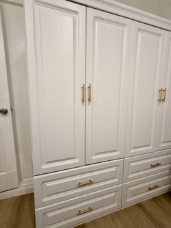 Closet/ armoire new