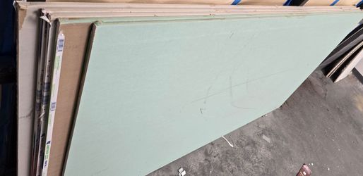 8x4 5/8 Sheet Rock drywall 5 sheets