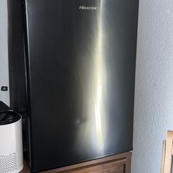 Used Mini Fridge 