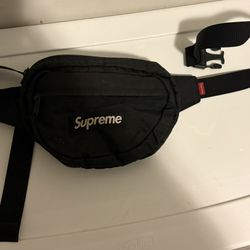 All Black Supreme Fanny Pack (Willing To Negotiate Price) 