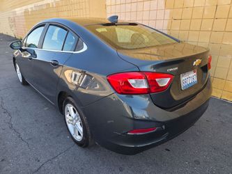 2017 chevy cruz título Limpio muy bonito carro esta muy bueno cualquier pregunta me pueden mensajear smog check listo ✅️