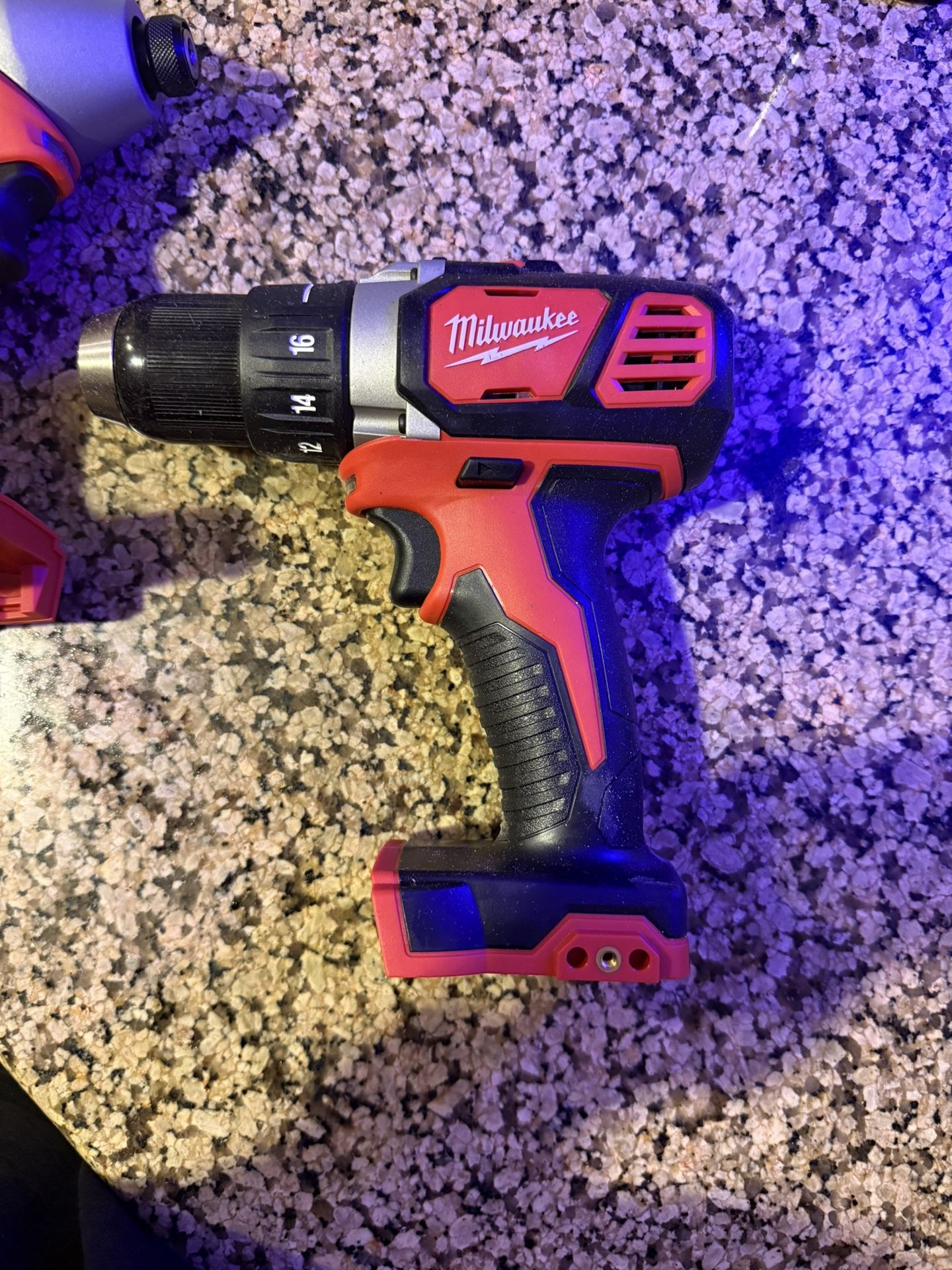 Milwaukee M18 Impact/ Driver
