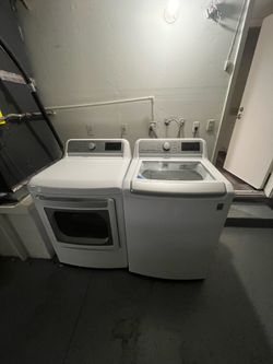 LG Washer & Dryer Set – 2020 Model – Excellent Condition