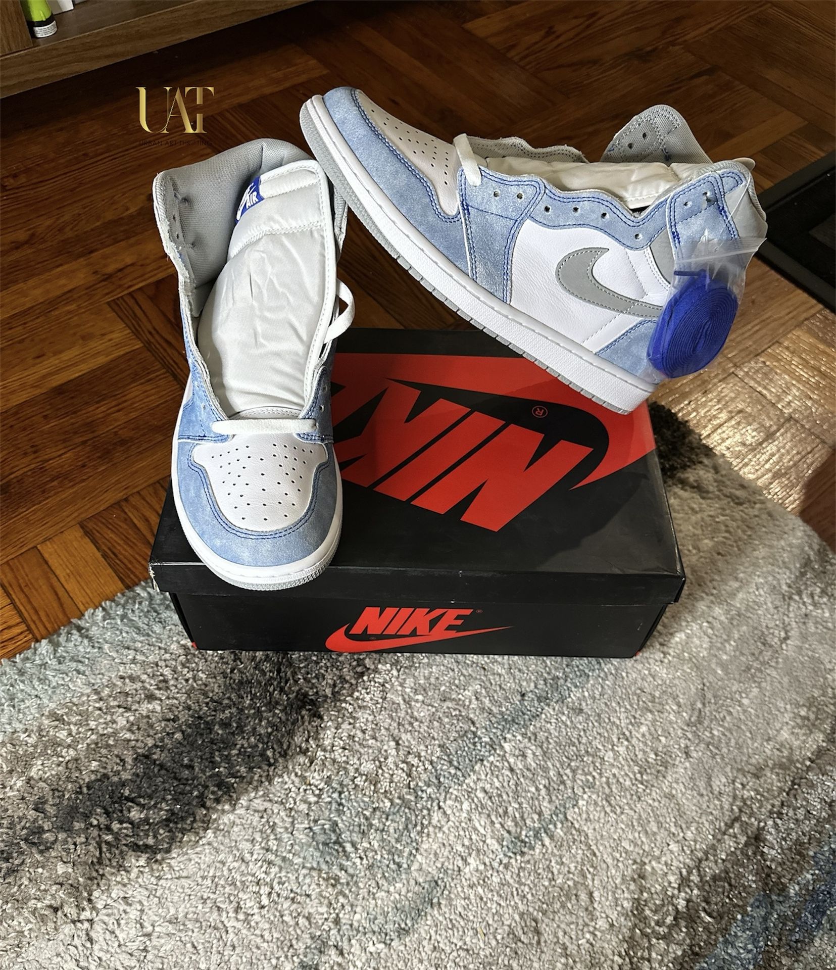 JORDAN 1 HIGH OG ‘HYPER ROYAL’