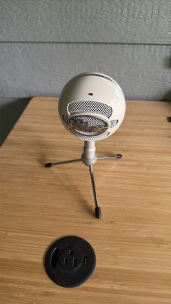 Blue mic “snowball”
