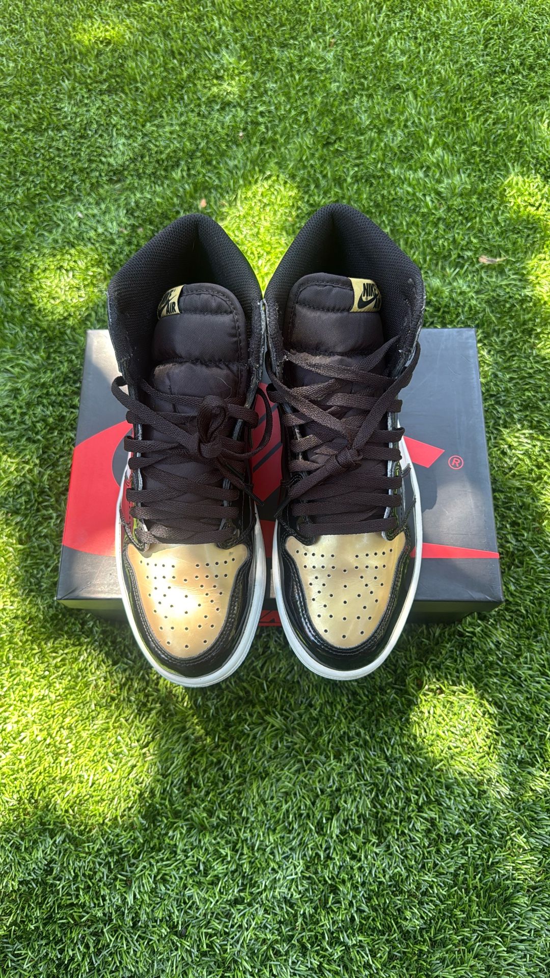 Jordan 1 Gold Toe