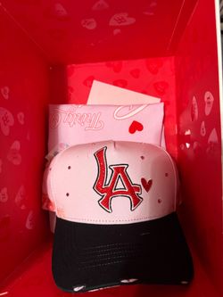 31 HATS XOXO SAN VALENTINE