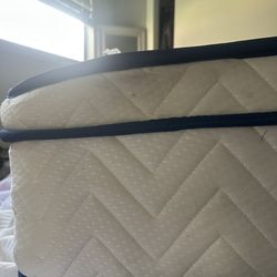 Queen Mattress Pocket Spring + Foam – Very Clean