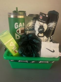 Philadelphia Eagles NFL Gift Basket Set