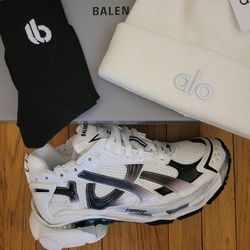 MENS RUNNERS! SIZE/9