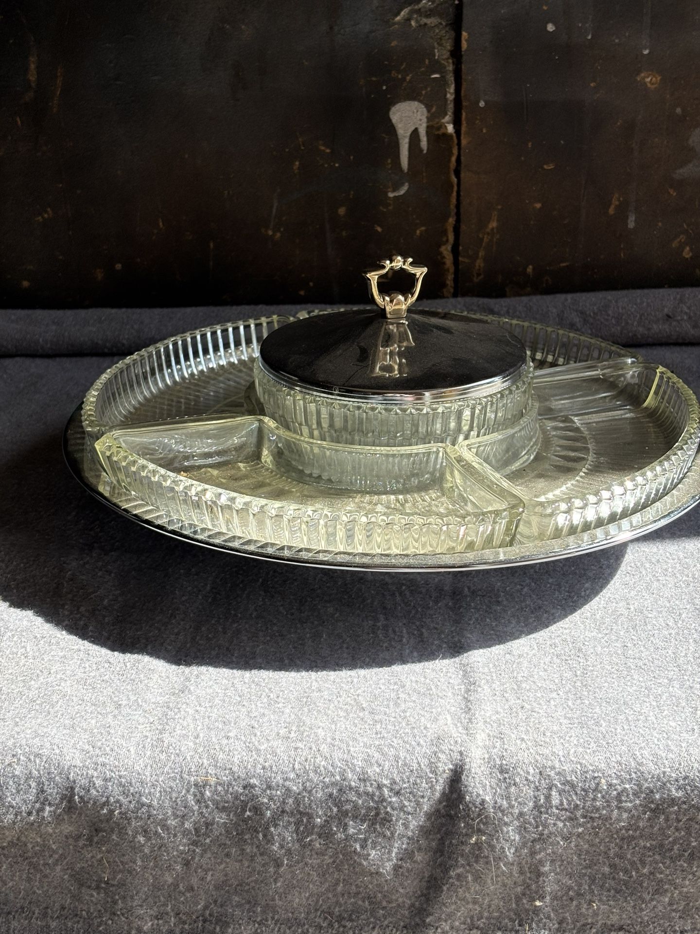 Lazy Susan 13 Inches Round With Five Glass Bowls,center One Has Cover
