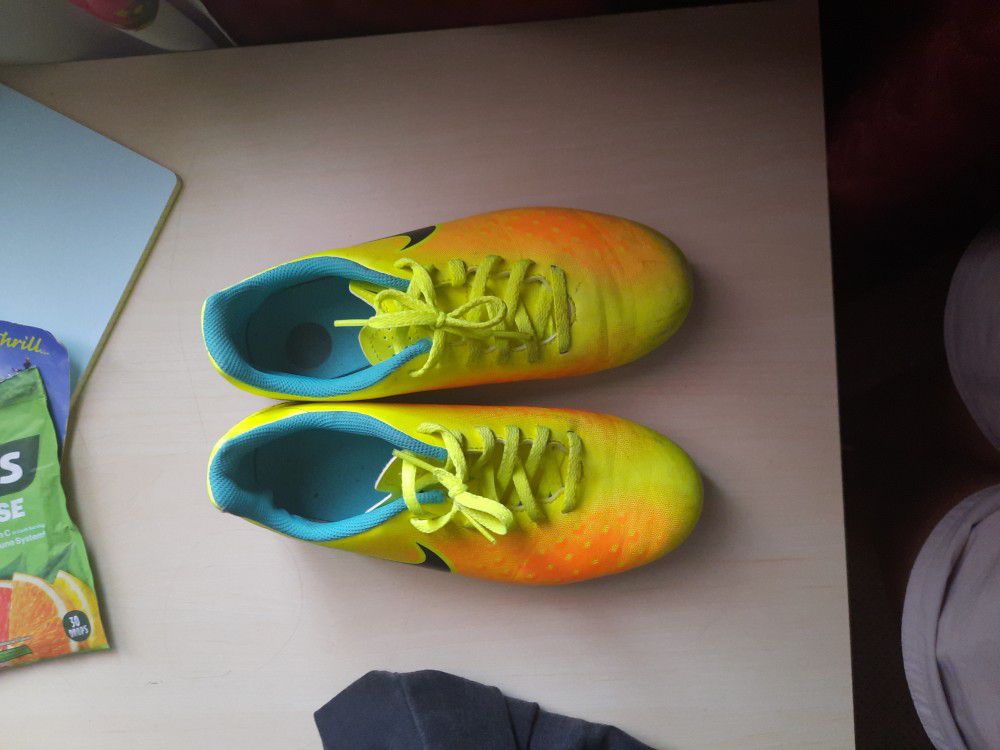 Size 5.5 Nike Cleats 